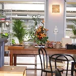 Hotel Hôtel Central 2*