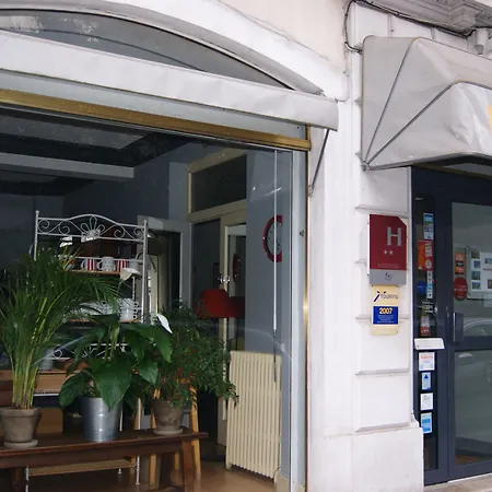 Hotel Hôtel Central Pau