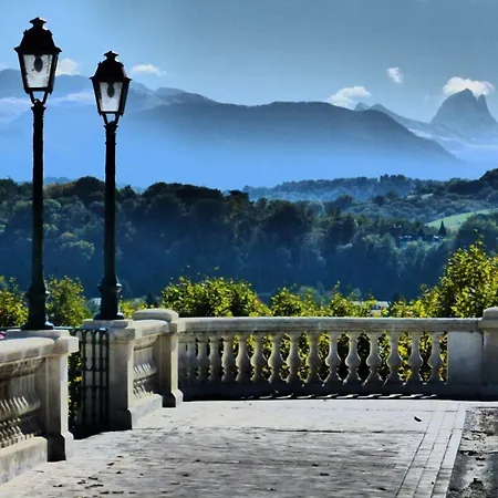 أوتل سنترال 2* بو