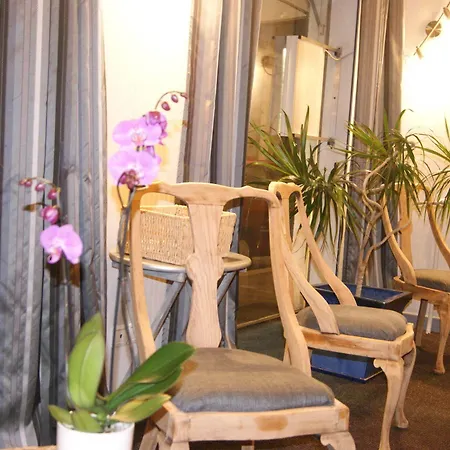 Hôtel Central Hotel 2*