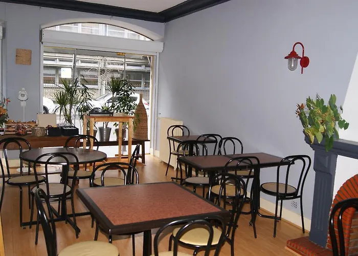 Hotel Central מלון 2*